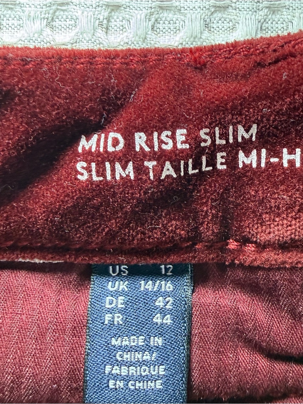 Lands' End Burgundy Cotton/Spandex Mid Ride Slim Tall Velvet Pants - Size 12 - Picture 6 of 8